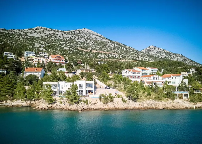 Poseidon 빌라 스타리그라드 파클레니차