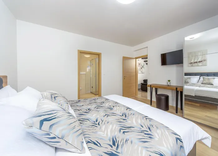 Poseidon 빌라 스타리그라드 파클레니차